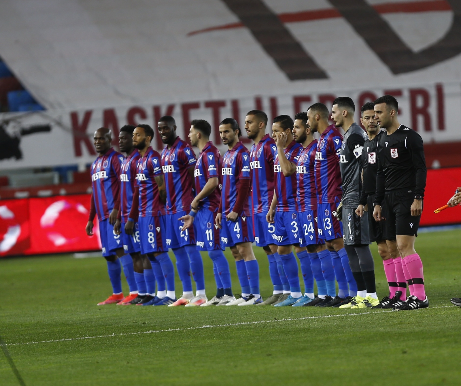 Süper Lig: Trabzonspor: 1 - Hes Kablo Kayserispor: 1 (İlk yarı)