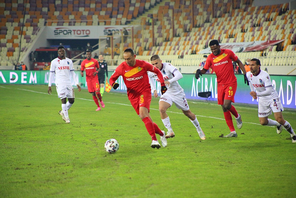Süper Lig: Yeni Malatyaspor: 0 - Trabzonspor: 0 (İlk yarı)