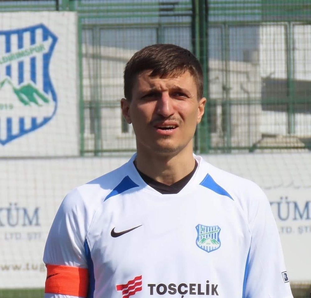 Süper Lig’in eski futbolcusu oğlunu boğarak öldürdü