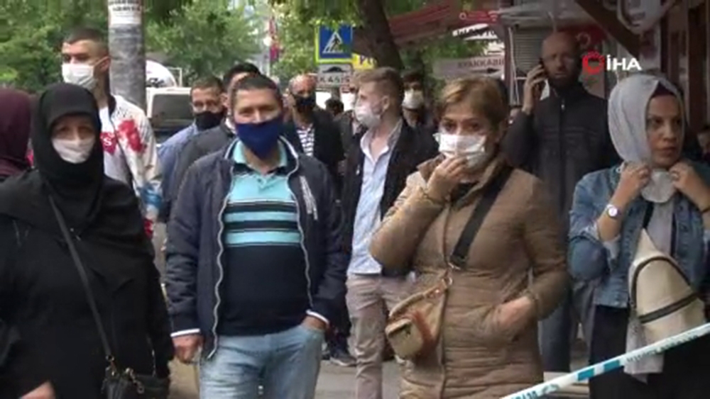 Şüpheli ölümü sosyal mesafesiz izlediler