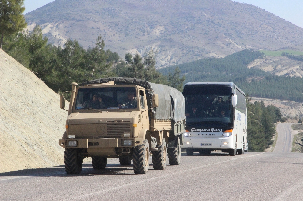 Suriye sınırına askeri sevkiyat