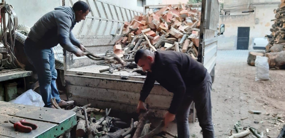 Suriye Sınırındaki Vatandaşlardan Mehmetçiğe Odun Desteği