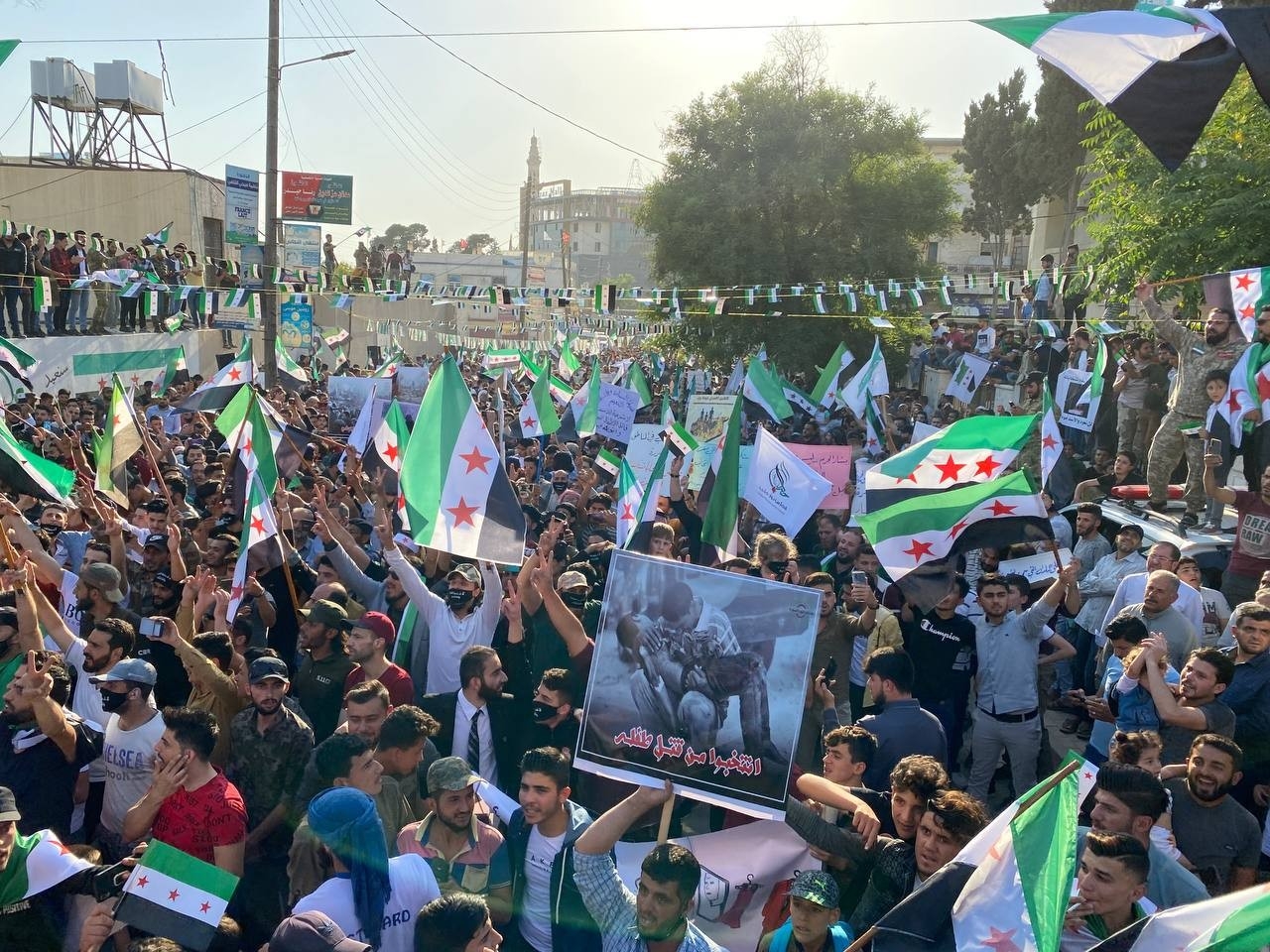 Suriye’de Esad ve seçimler protesto edildi