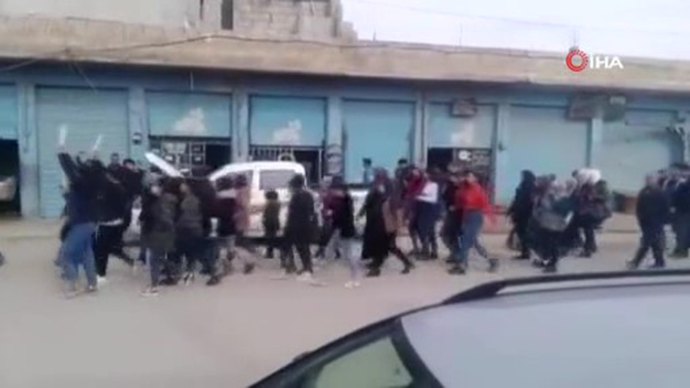 Suriye’de öğrenciler terör örgütü PKK/YPG’yi protesto etti