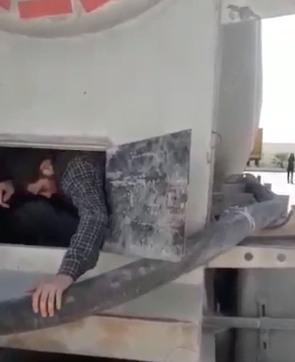 Suriye’ye giden çimento yüklü kamyonda 6 mülteci yakalandı