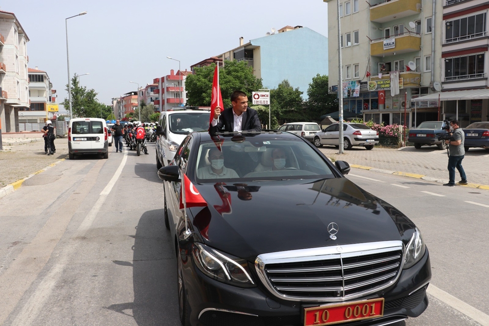 Sürpriz doğum gününde Vali oldu