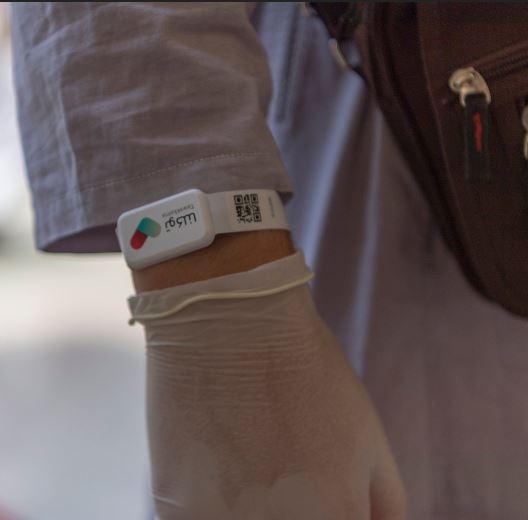 Suudi Arabistan’da hacı adayları elektronik bileklikle takip ediliyor