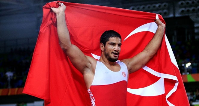 Taha Akgül finale yükseldi