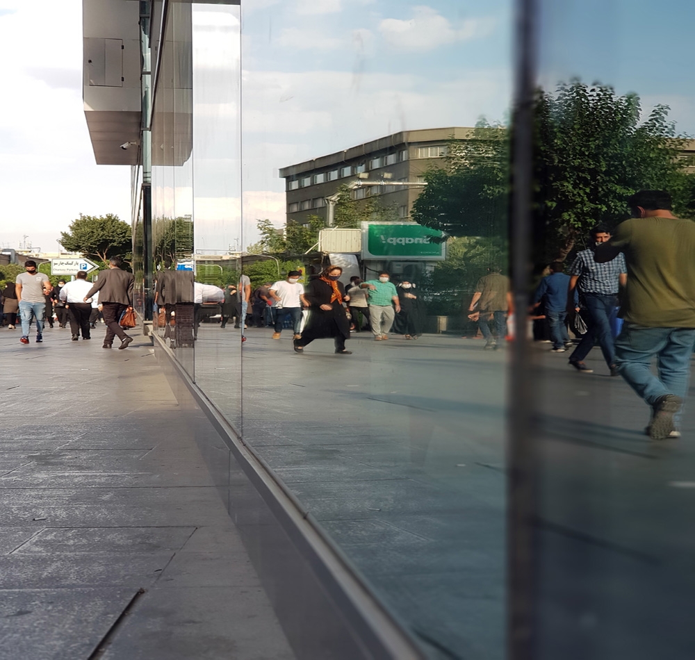 Tahran’da korona virüs kısıtlamaları tekrar başladı