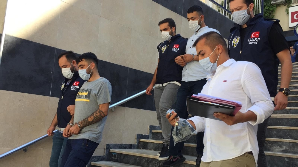 Taksi sürücüsüne dehşeti yaşatan zanlılar yakalandı