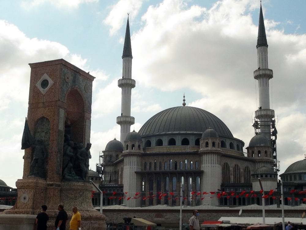 Taksim Camii’nin son hali havadan görüntülendi