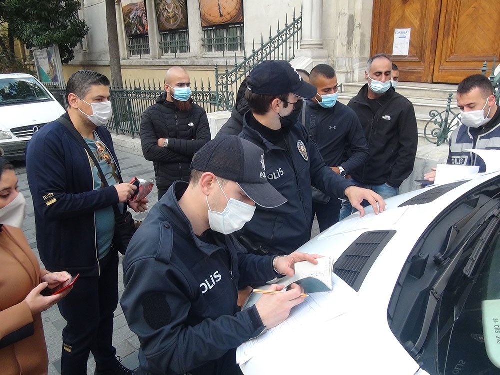 Taksim İstiklal Caddesi’nde sigara denetimi