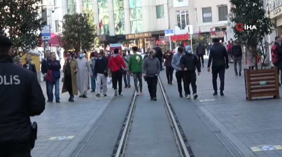 Taksim Meydanı turistlere kaldı