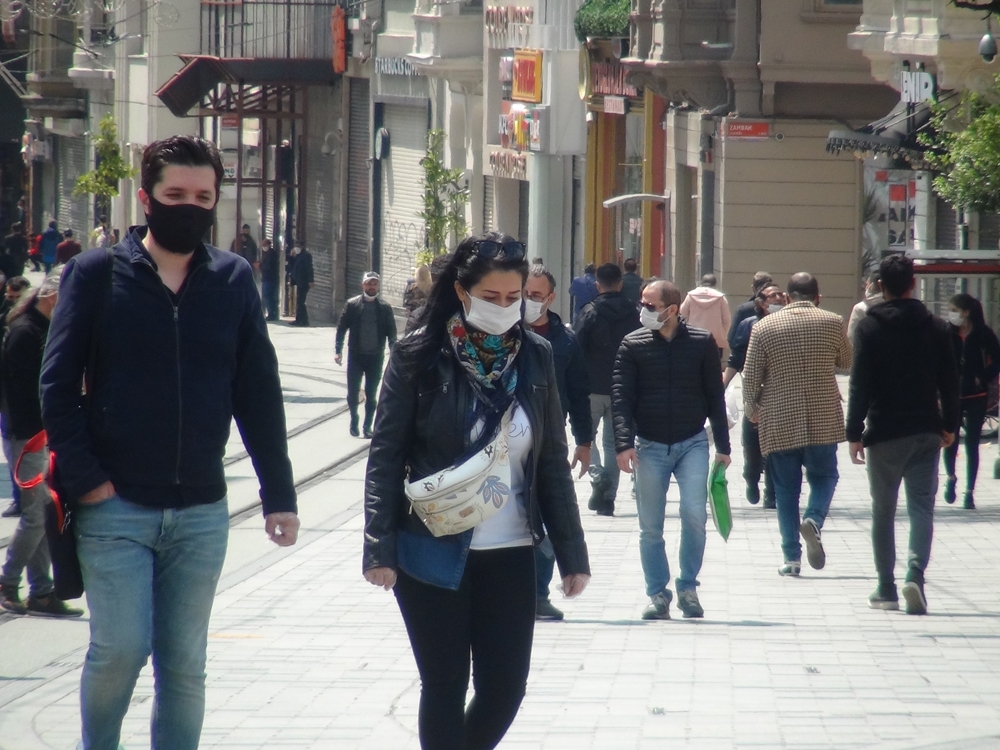 Taksim Meydanı ve İstiklal Caddesi bugün de doldu