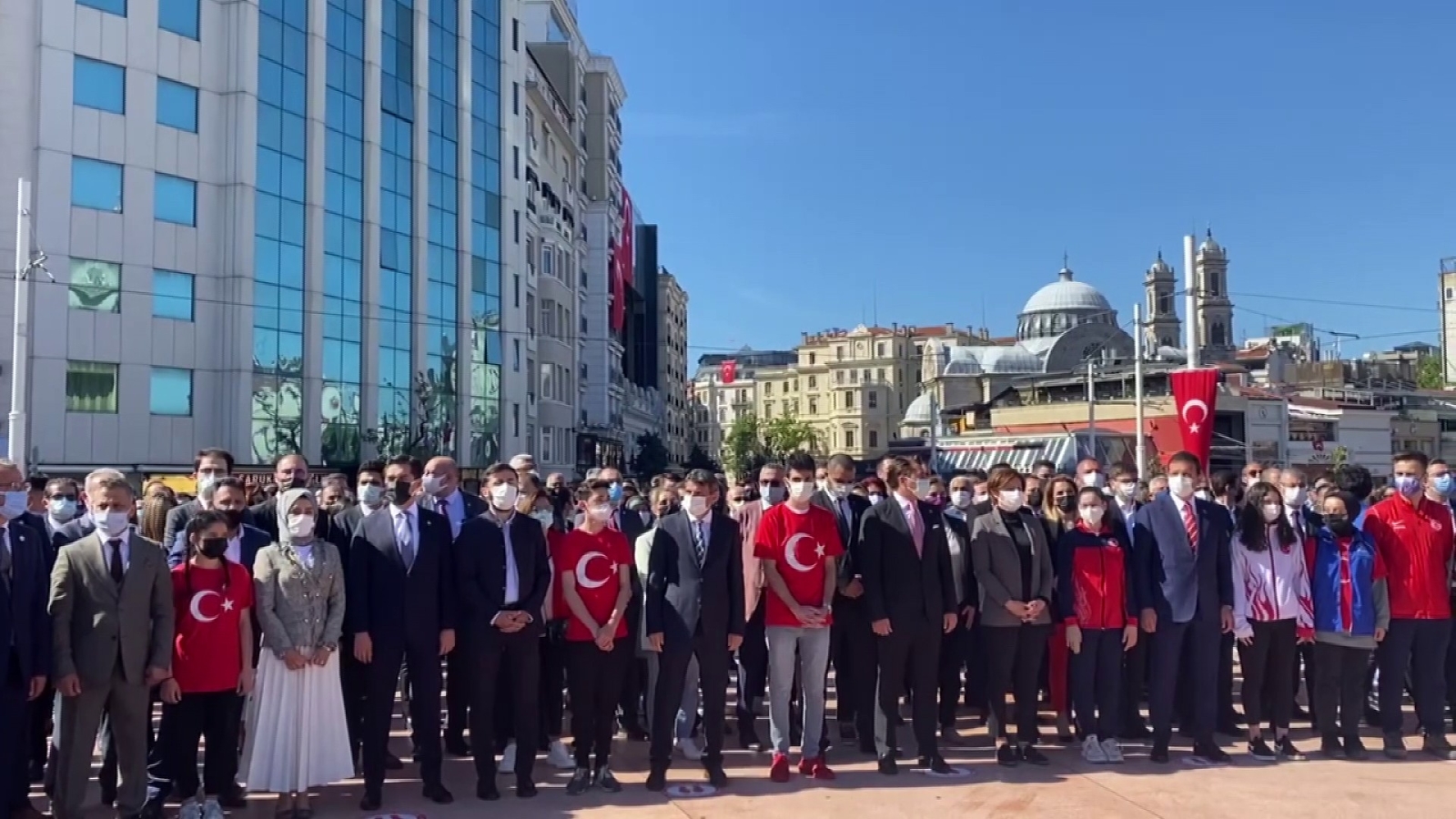 Taksim Meydanı’nda 19 Mayıs töreni