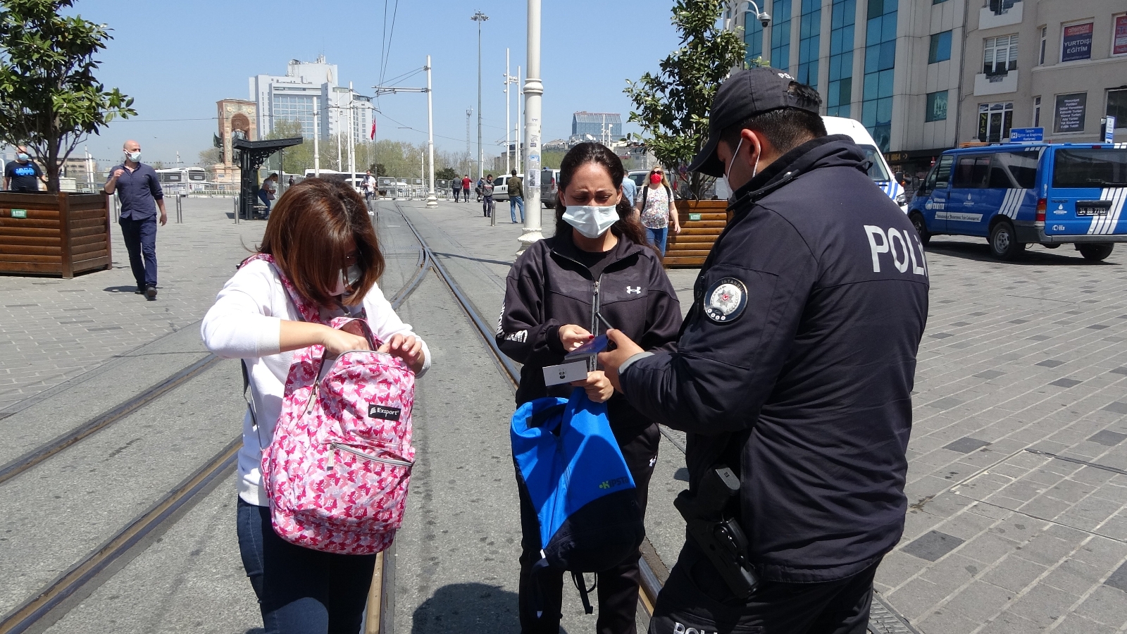 Taksim ve İstiklal Caddesi’nde tam kapanma denetimi