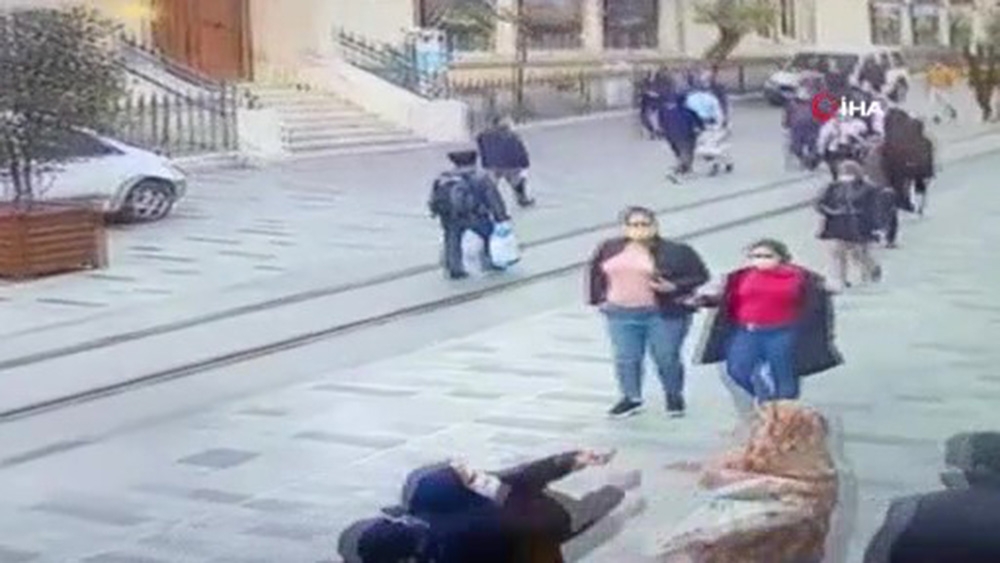 Taksim’de akıl almaz görüntüler