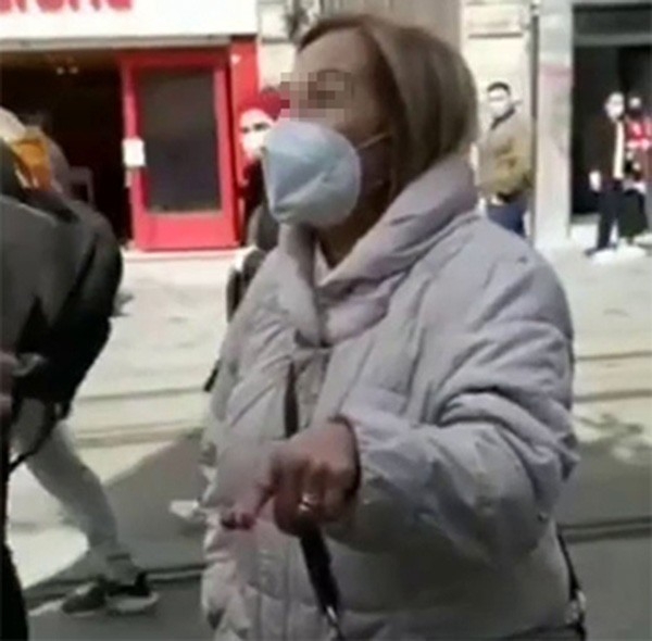 Taksim’de çarşaflı 3 genç kıza hakaret ettiği iddia edilen şüpheli hakkında iddianame hazırlandı
