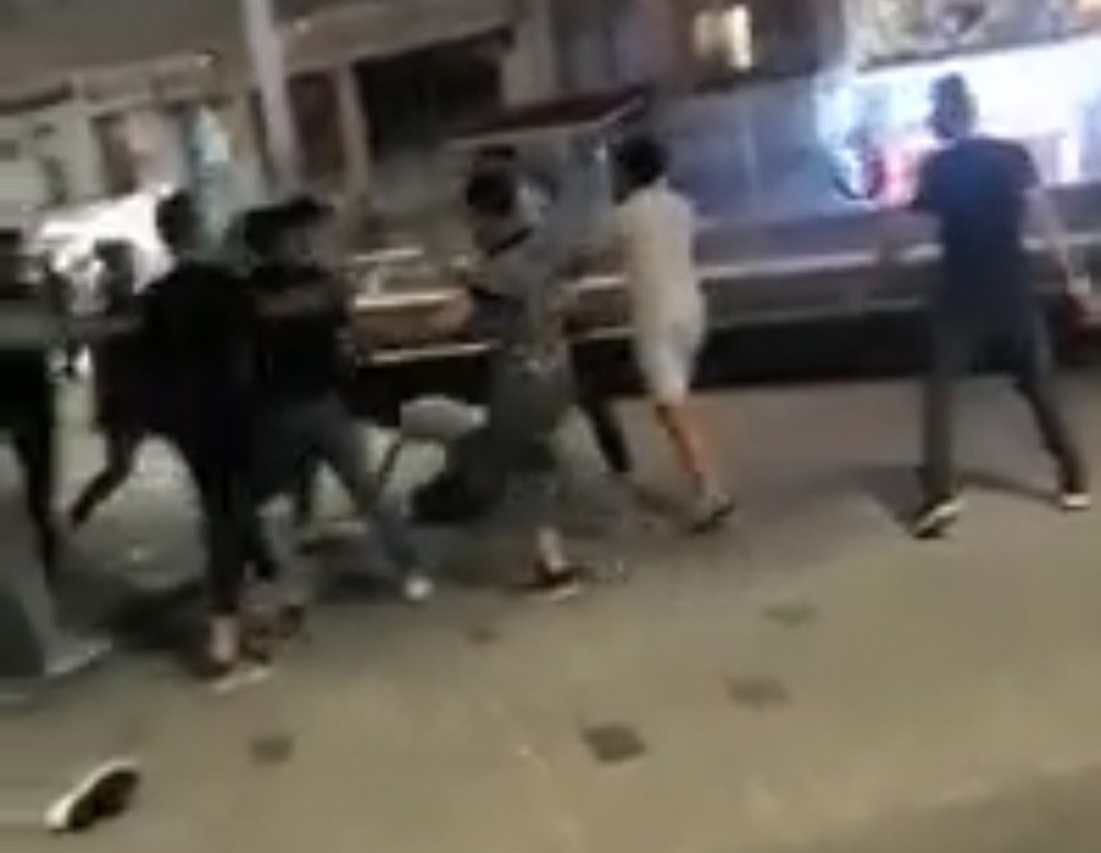Taksim’de “Dövüş Kulübü” filmini aratmayan meydan kavgası kamerada