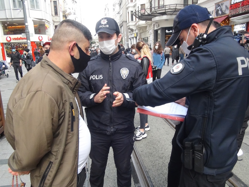 Taksim’de kurallara uymayanlara ceza yağdı
