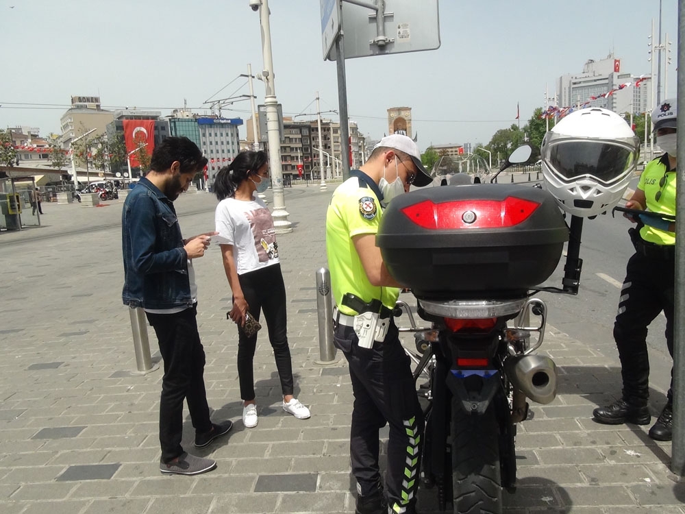 Taksim’de maske takmayan Ürdünlü vatandaşa ceza