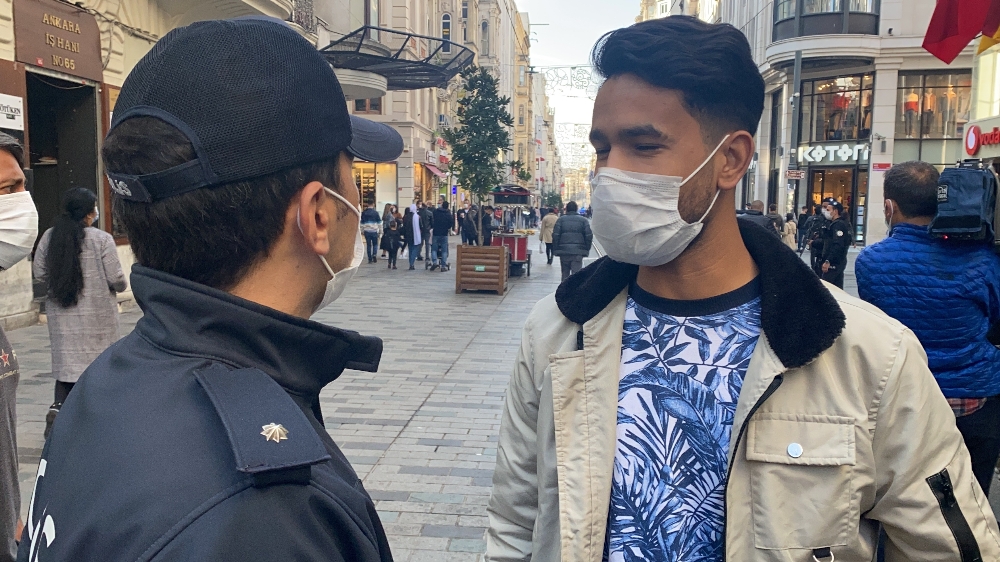 Taksim’de “sigara yasağı” denetimde ilginç anlar: “İçmiyordum kokusunu alıyordum”