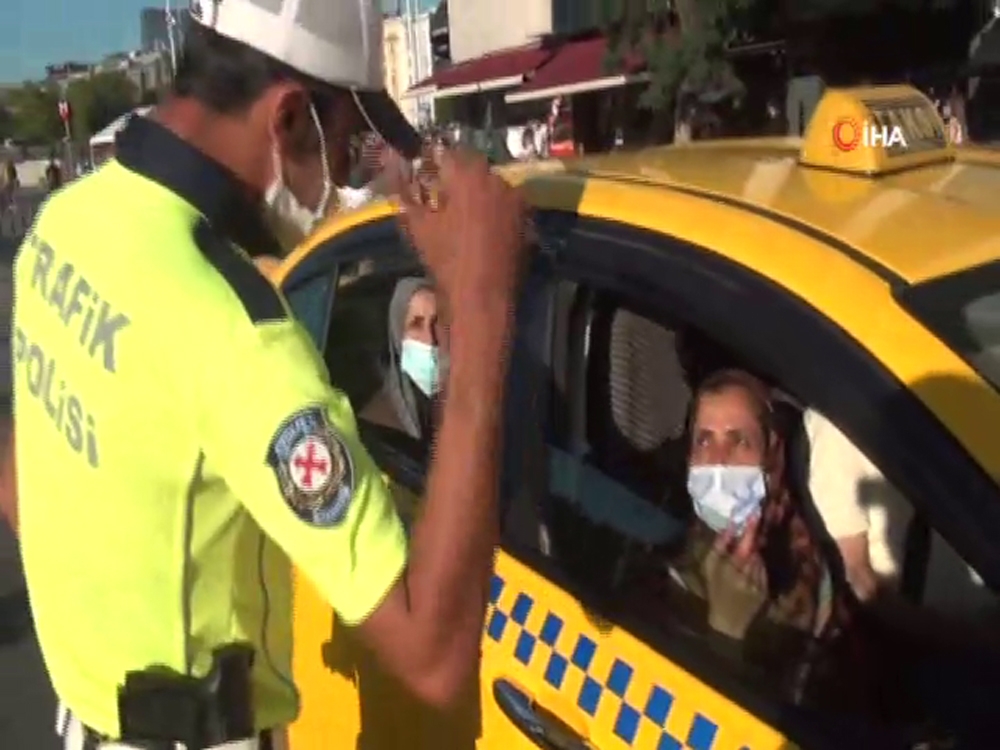 Taksim’de ticari taksilerde maske denetimi