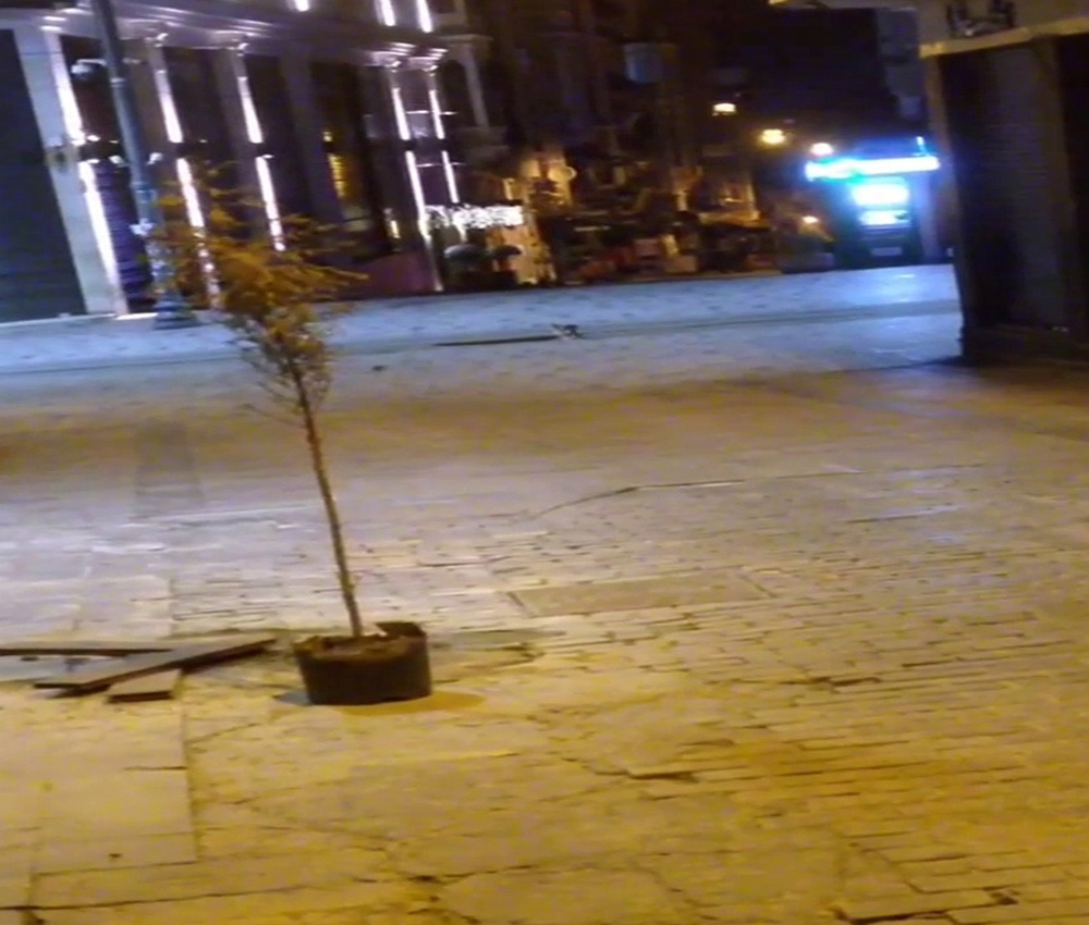 Taksim’de yasak sonrası Tom Jerry çizgi film gerçek oldu
