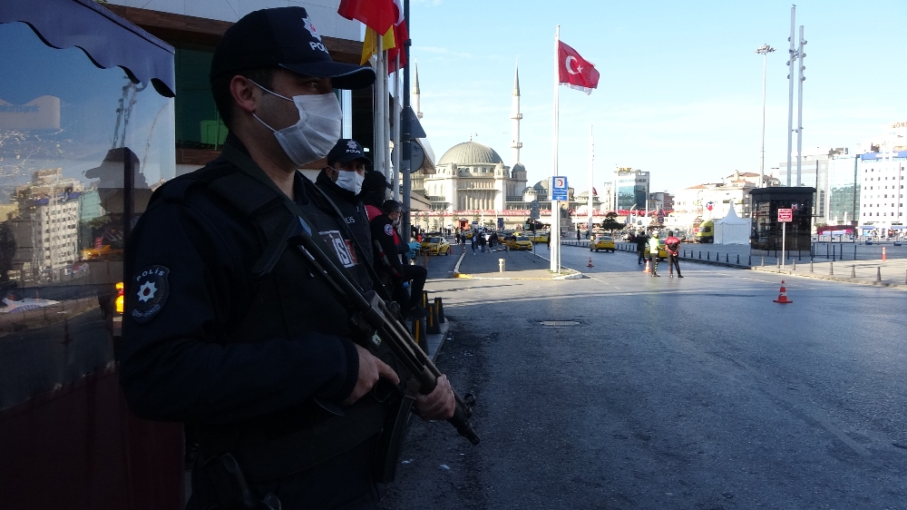 Taksim’de yeni yıl denetimi ve önlemleri