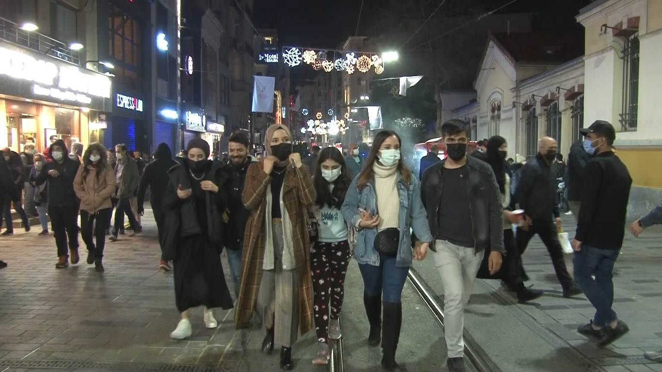 Taksim’deki manzara, kısıtlama sonrası da değişmedi