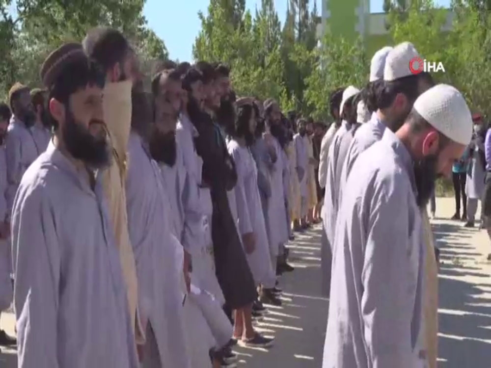 Taliban heyeti, Afgan hükümeti ile mahkum takası görüşmeleri için Kabil’de