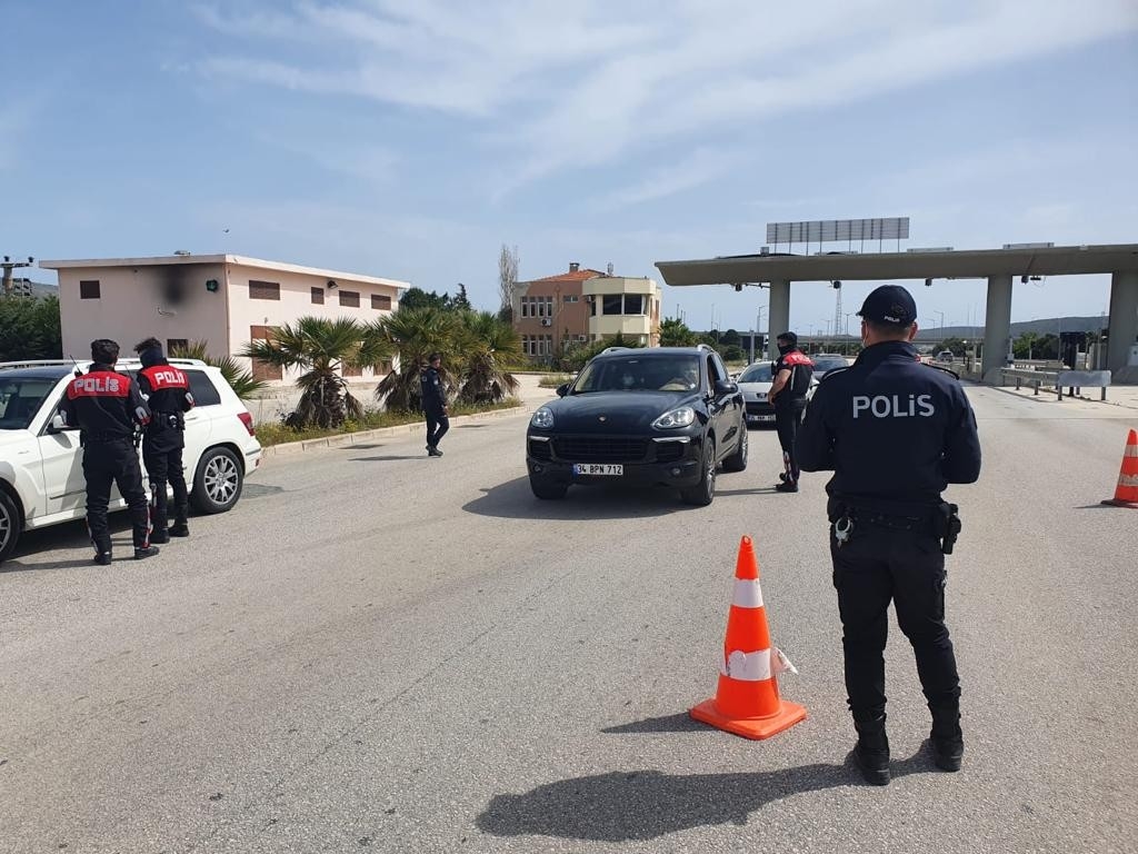 Tam kapanma nedeniyle Çeşme’ye yazlıkçı akını