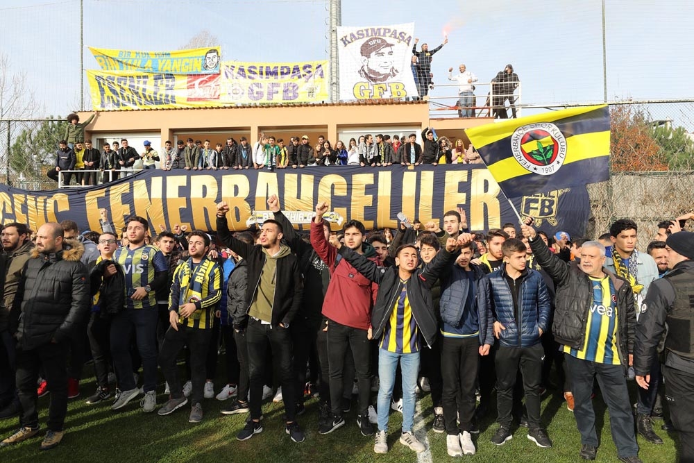 Taraftarlardan Fenerbahçeye Moral