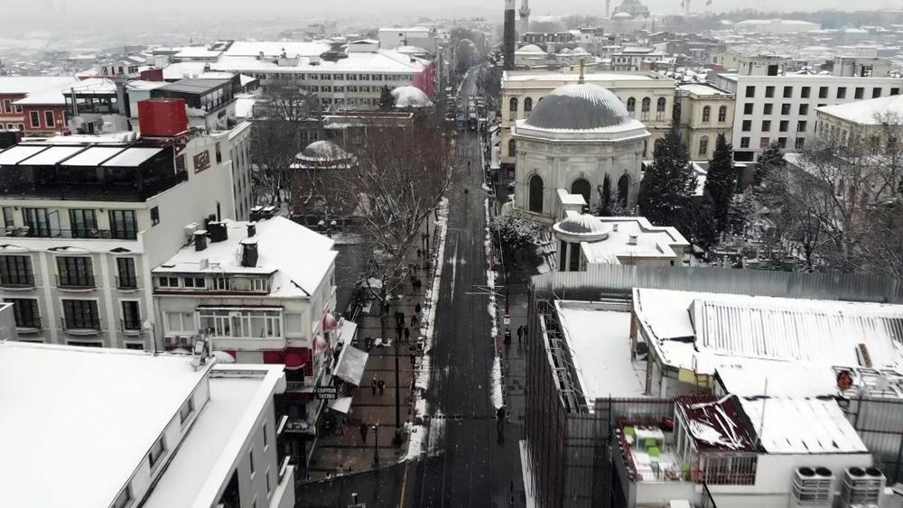 Tarihi Yarımada’nın üzerini kaplayan beyaz örtü drone kamerasında