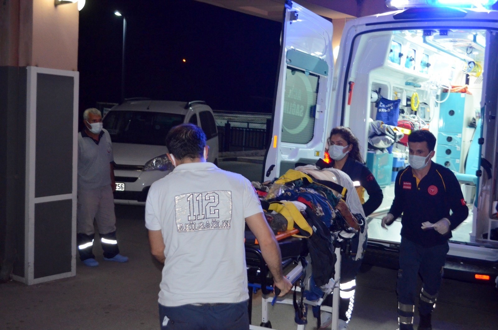 Tarım işçilerini taşıyan minibüs kaza yaptı: 16 yaralı