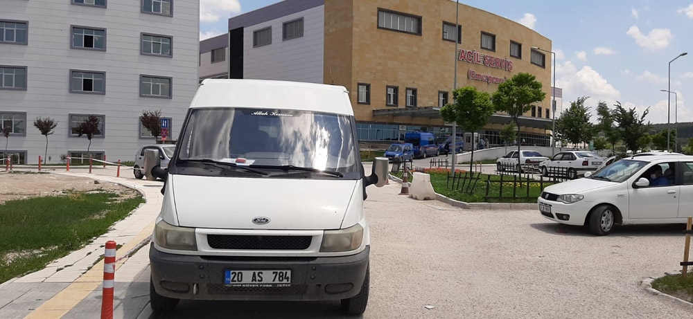 Tarım işçilerini taşıyan minibüse ateş açıldı: 3 yaralı