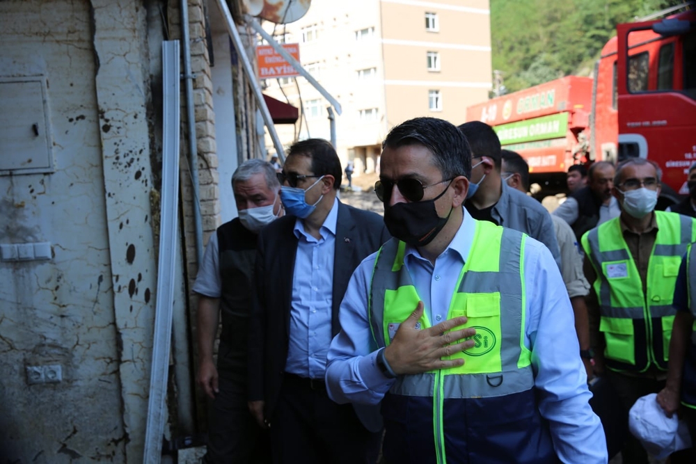 Tarım ve Orman Bakanı Pakdemirli  Giresun’daki sel bölgesine geri döndü