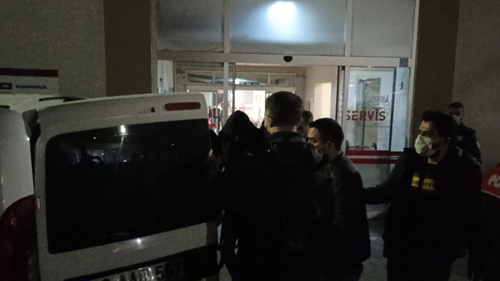 Tartıştığı eşini boğarak öldürdü