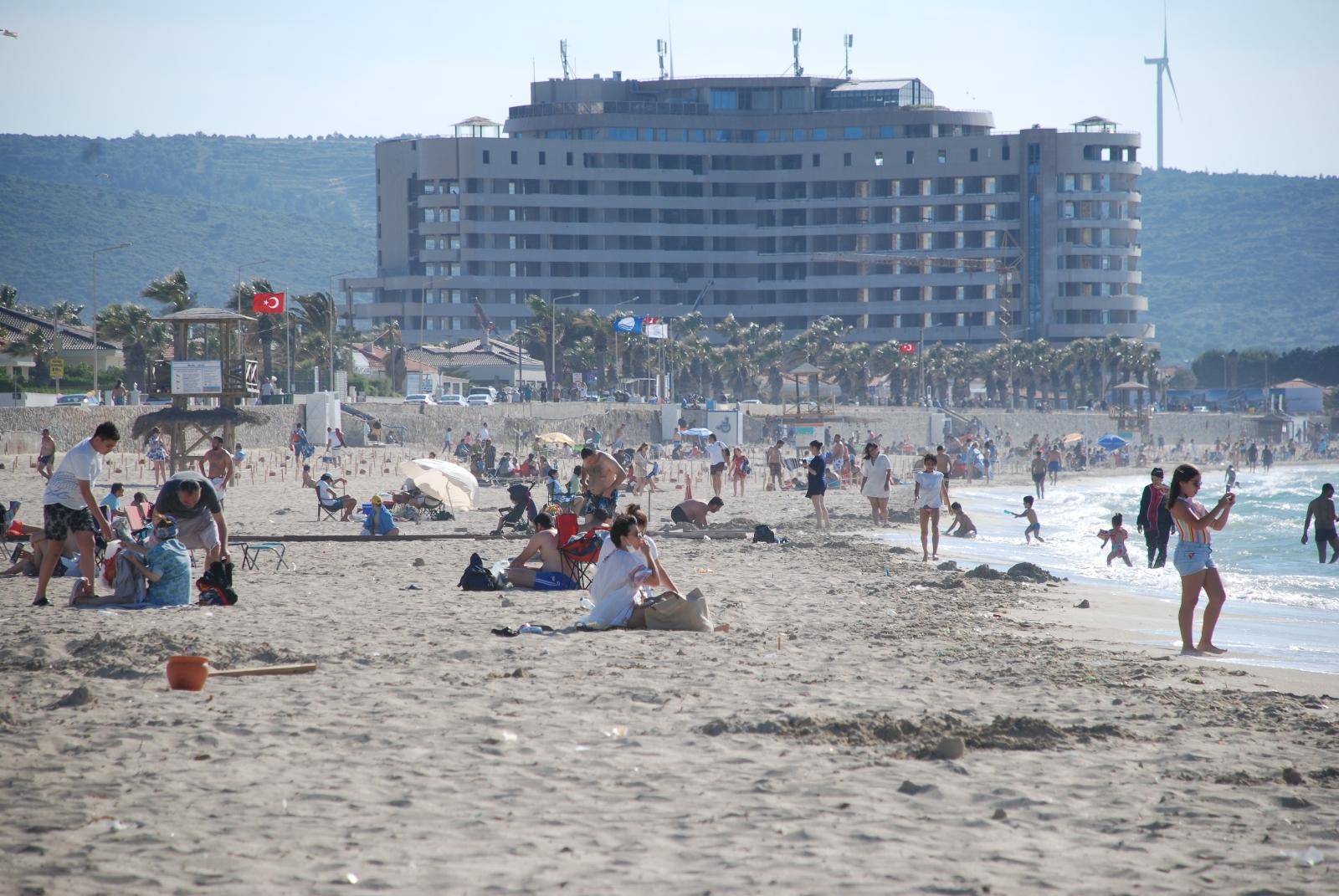 Tatilciler Çeşme’ye akın etti