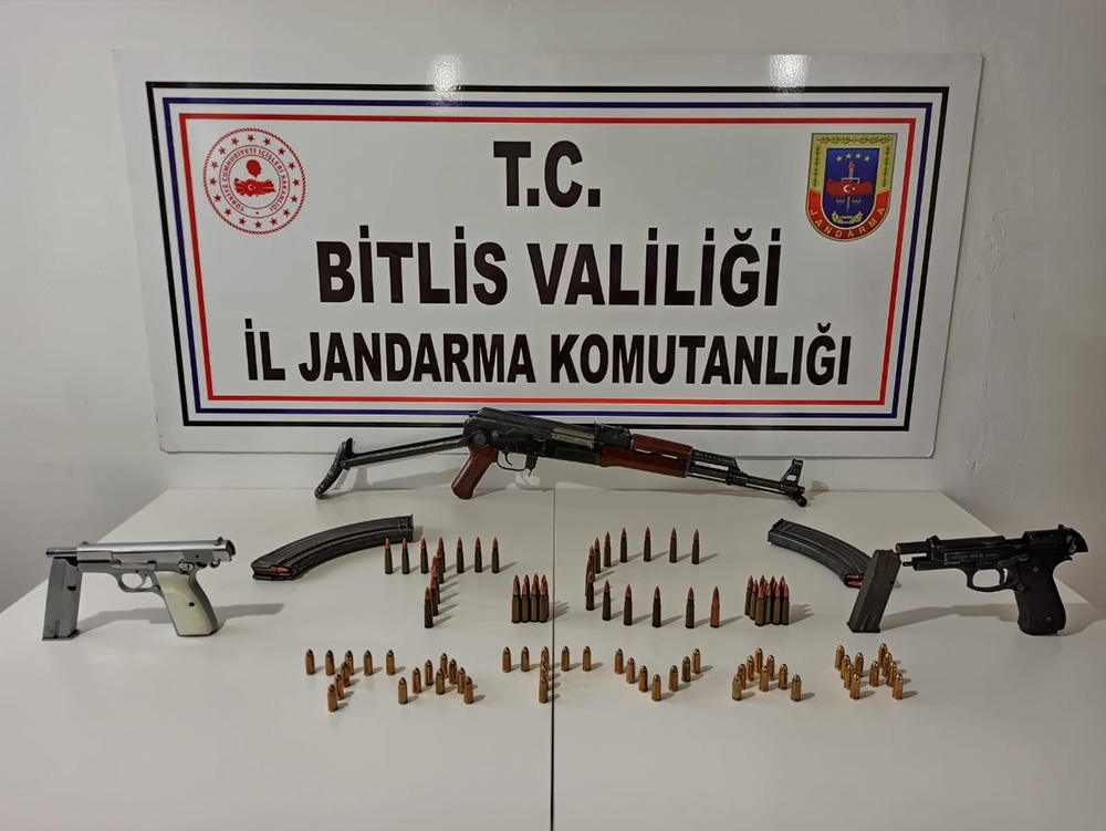 Tatvan’da silah ve mühimmat ele geçirildi