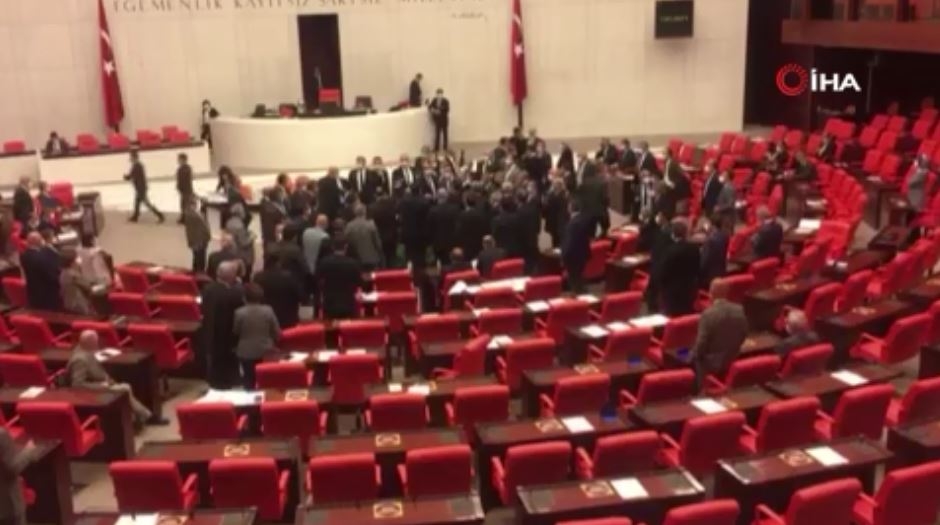 TBMM Genel Kurulu’nda tansiyon yükseldi