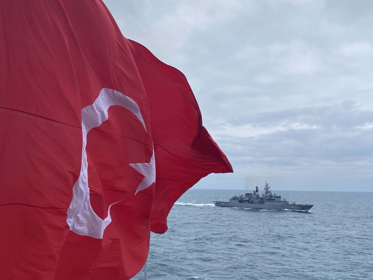 ‘TCG YAVUZ’ fırkateyni geçiş eğitimleri gerçekleştirdi