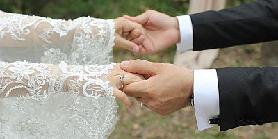 TDV'den ihtiyaç sahibi nişanlı gençlere 500 bin lira çeyiz yardımı