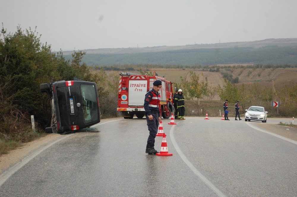 Tekirdağda Minibüs Devrildi: 5 Yaralı