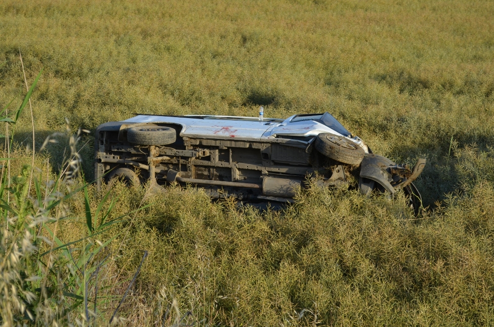Tekirdağ’da şarampole yuvarlanan minibüs takla attı: 7 yaralı