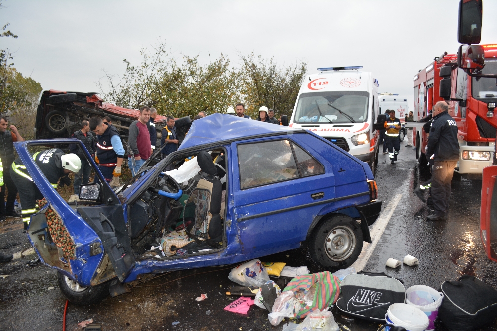 Tekirdağda Yağışla Gelen Feci Kazada 2 Kadın Öldü 3 Yaralı