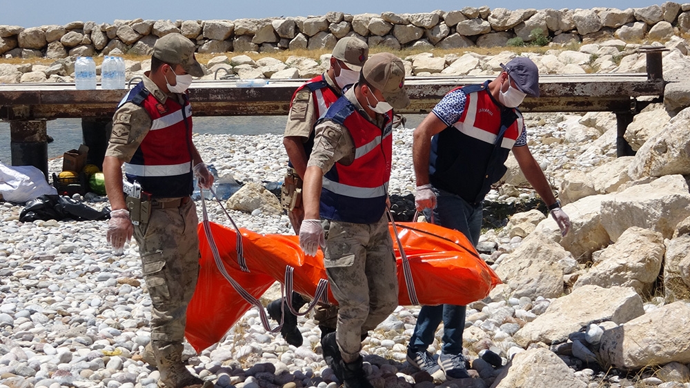 Tekne faciasında ölü sayısı 60’a yükseldi