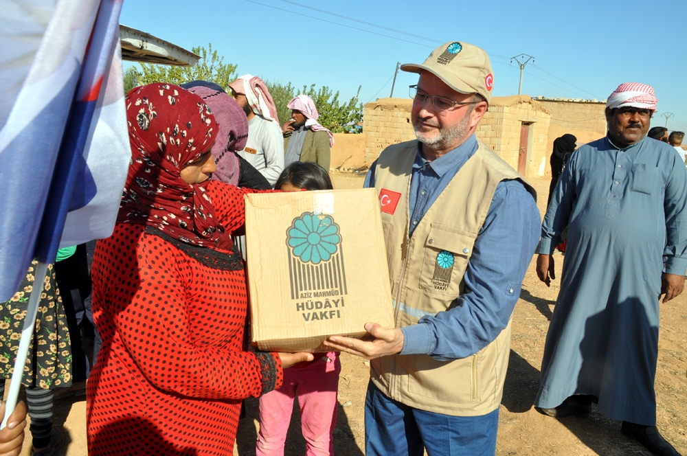 Tel Abyada İnsani Yardım Devam Ediyor
