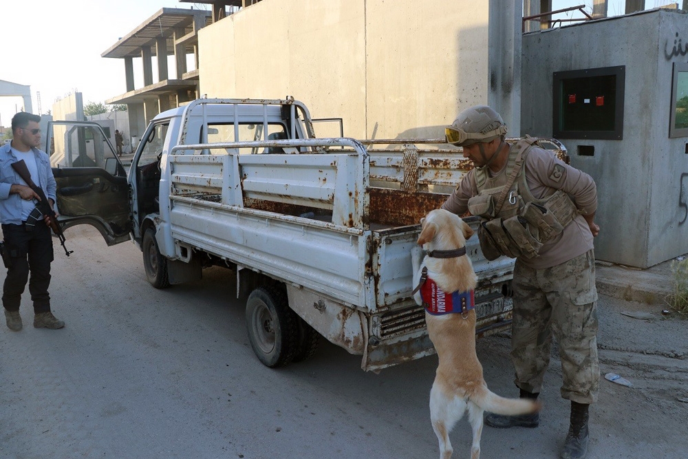 Telabyad ve Resulayn’da drone ve bomba arama köpeği devri