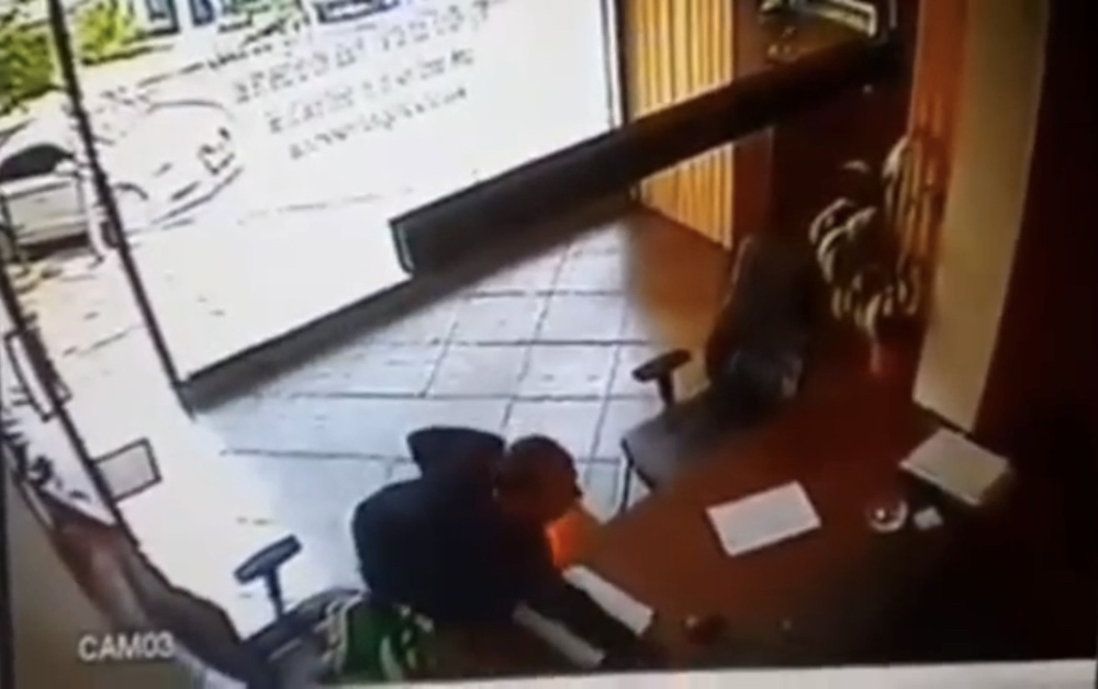 Telefon hırsızına meydan dayağı